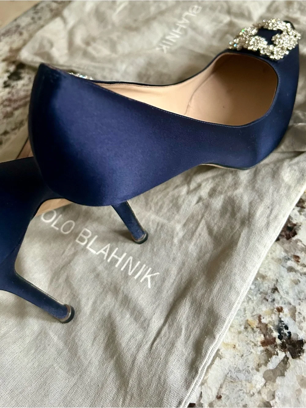 Manolo Blahnik Navy Satin Hangisi Pumps 105 - Picture 3 of 4